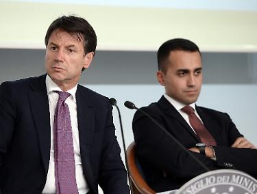 Stasera resa dei conti nel Movimento 5 Stelle. Guerra tra Luigi Di Maio e Giuseppe Conte