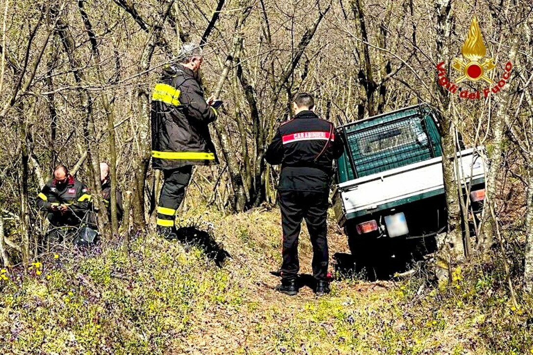 Avellino, coppia di ottantenni scompare a bordo di un’Apecar: lei trovata morta, lui in stato confusionale