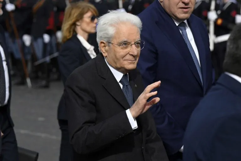 Incoronazione di re Carlo III d’Inghilterra, presente anche il presidente della Repubblica Sergio Mattarella