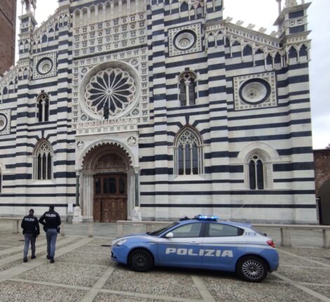 Questura di Monza e Brianza: disposti tre ordini allontanamento al centro cittadino per alcuni molesti, dediti al bivacco e all’accattonaggio in P.zza Duomo