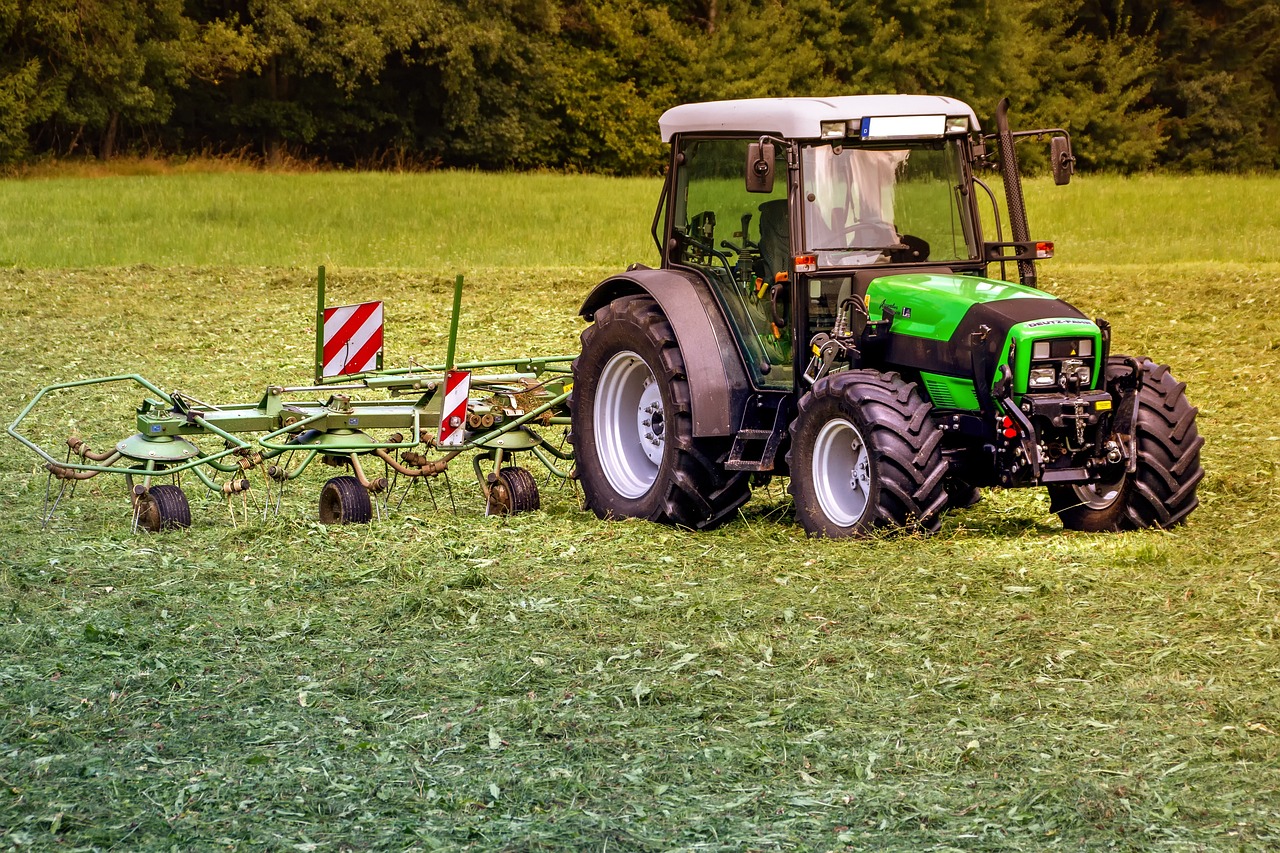 Modena, schiacciato dal trattore in un’azienda agricola: morto un 78enne