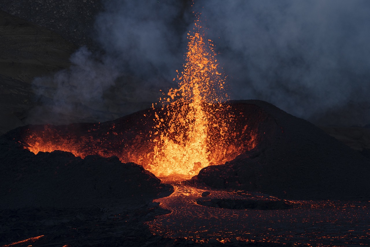 Etna, Ingv: intensificazione attività vulcanica cratere Voragine