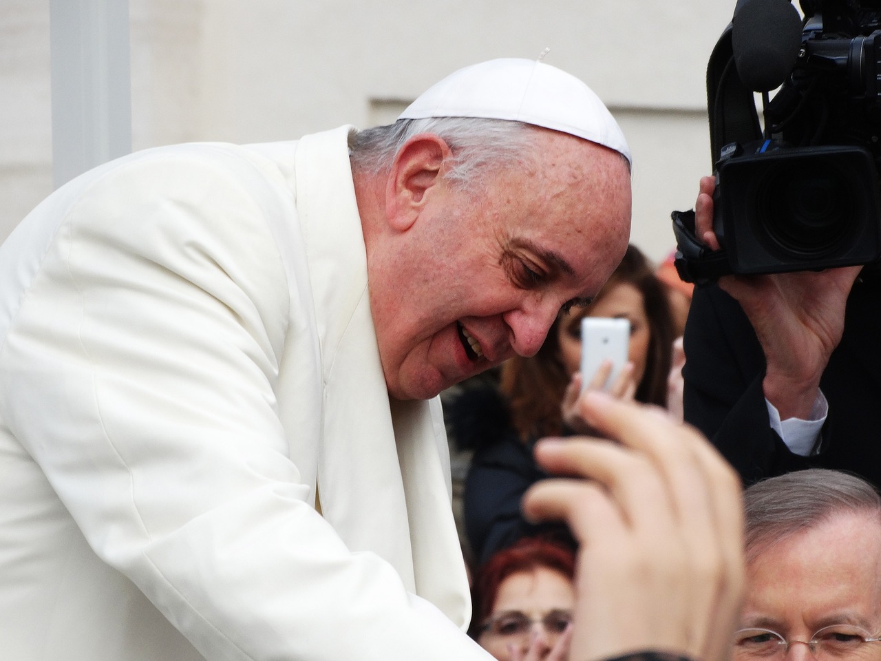 Papa Francesco, sottolinea: “La medicina non si presti a interessi di mercato”